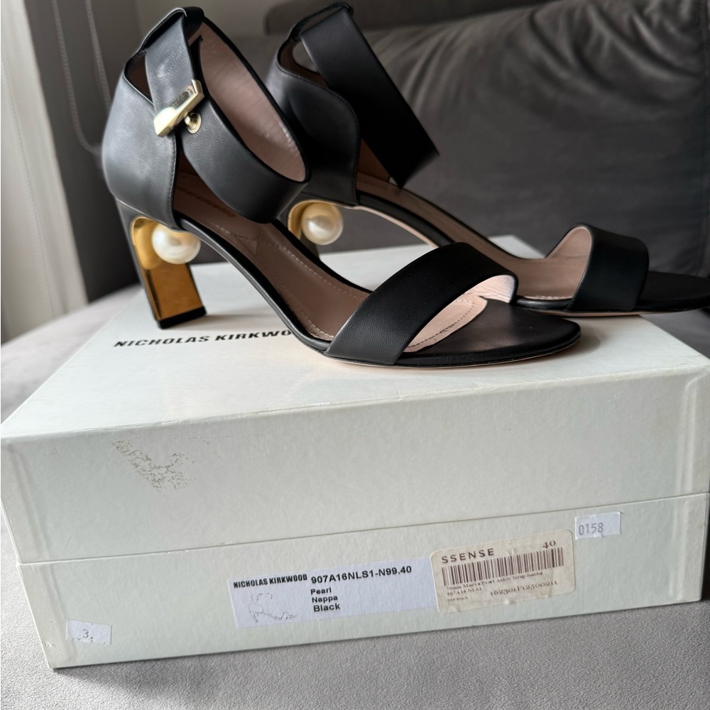 Nicholas Kirkwood Black Leather Heels with Pearl-Accent Gold Heel